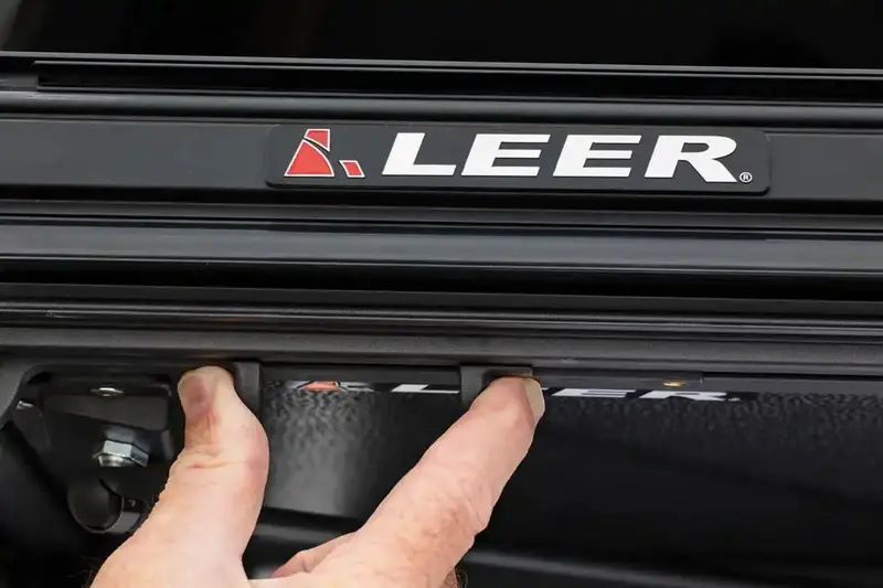 Leer 631338 Tundra Cab Rack: 6'6" Roof System With Optional Track Mounting 1